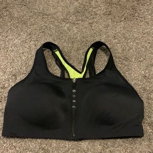 Nike Women’s Zip Front Padded Sports Bra size XL NWOT